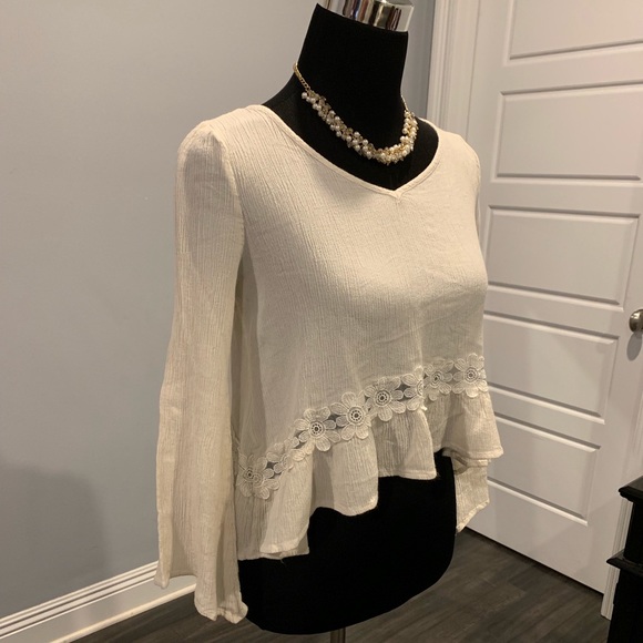 **SOLD** Blu Pepper Top - Picture 2 of 6